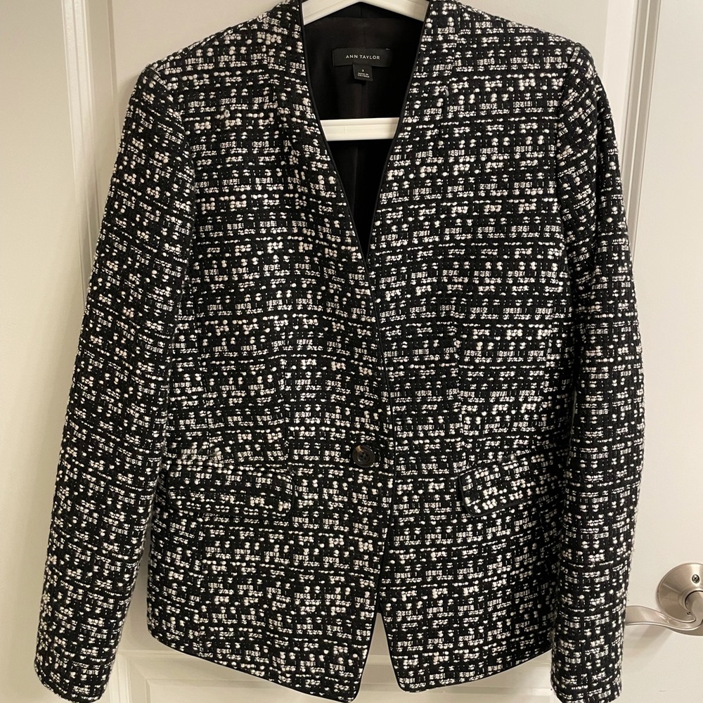 Ann Taylor black and White blazer